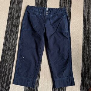 Title Nine Blue Capris Classic Cotton Blend